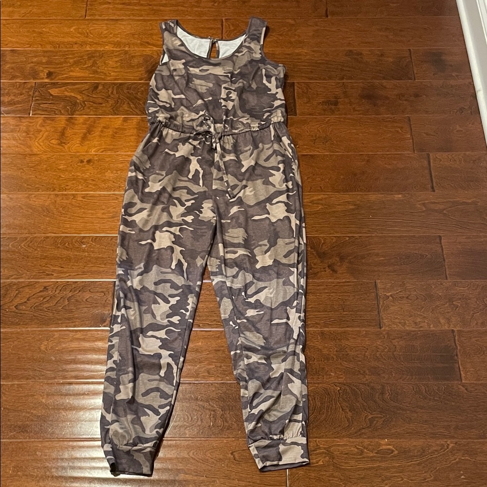 Camouflage Sleeveless Jumpsuit